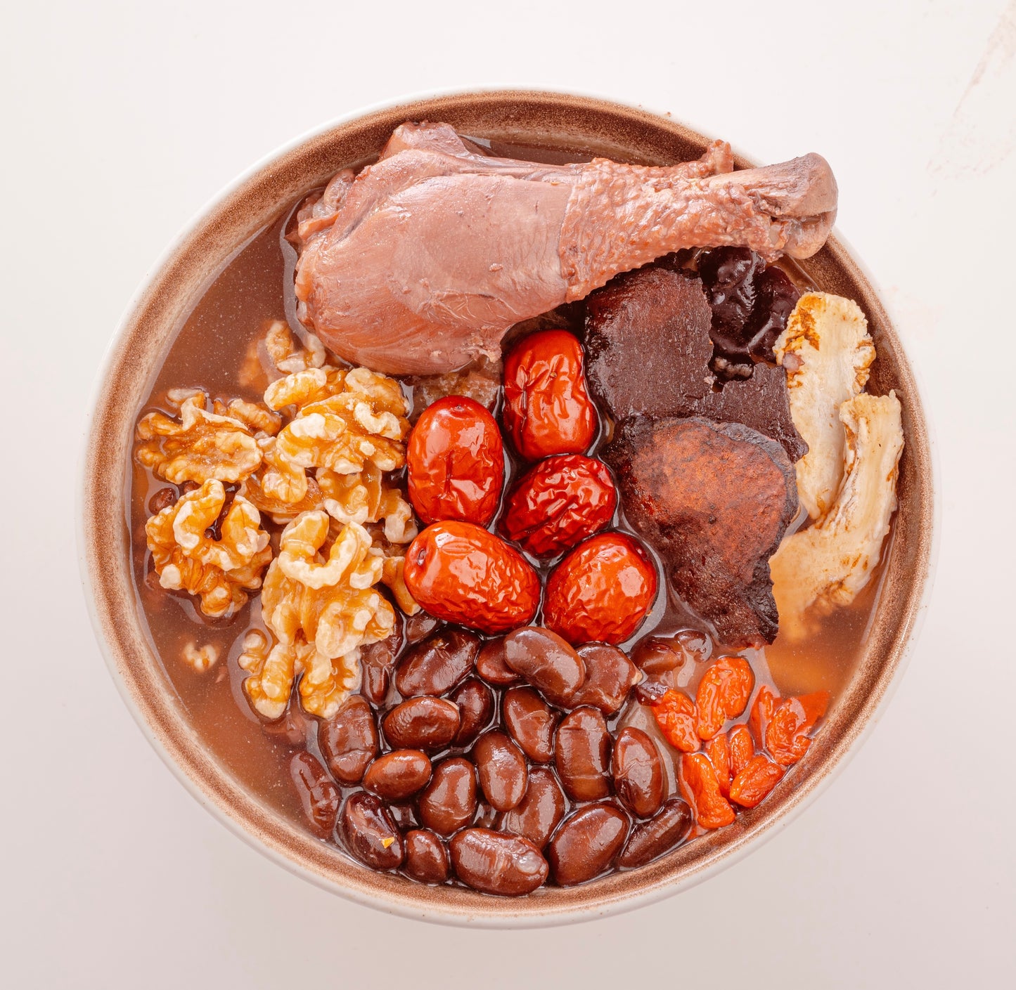 黑豆核桃鸡汤 BLACK BEANS & WALNUTS CHICKEN SOUP